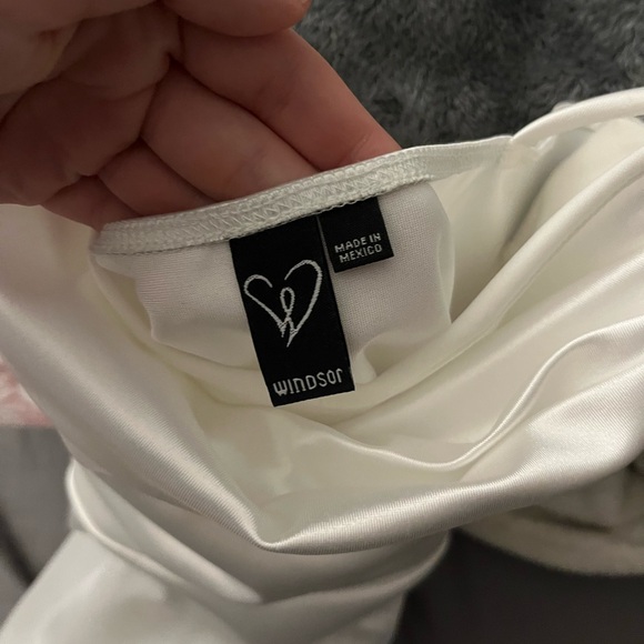 White Windsor Dress - Picture 3 of 4